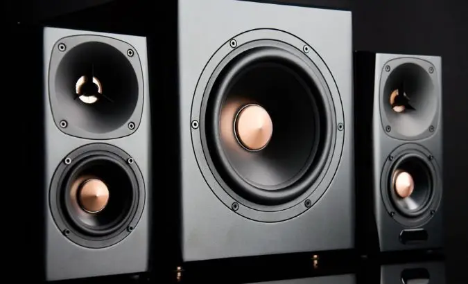 do bookshelf speakers need a subwoofer added