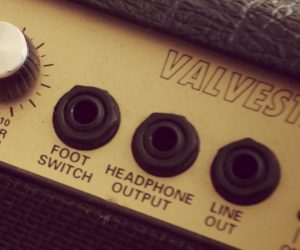 example of quarter inch headphone jack on guitar amp