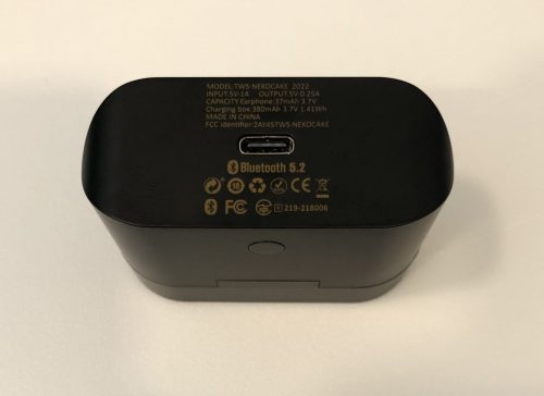 Moondrop NEKOCAKE case bottom and charge port