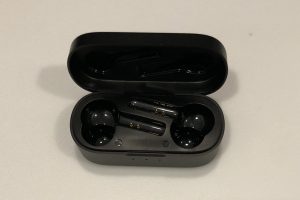 TOZO T9 earbud case inside