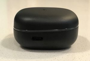 SoundPEATS T3 charging and carrying case side