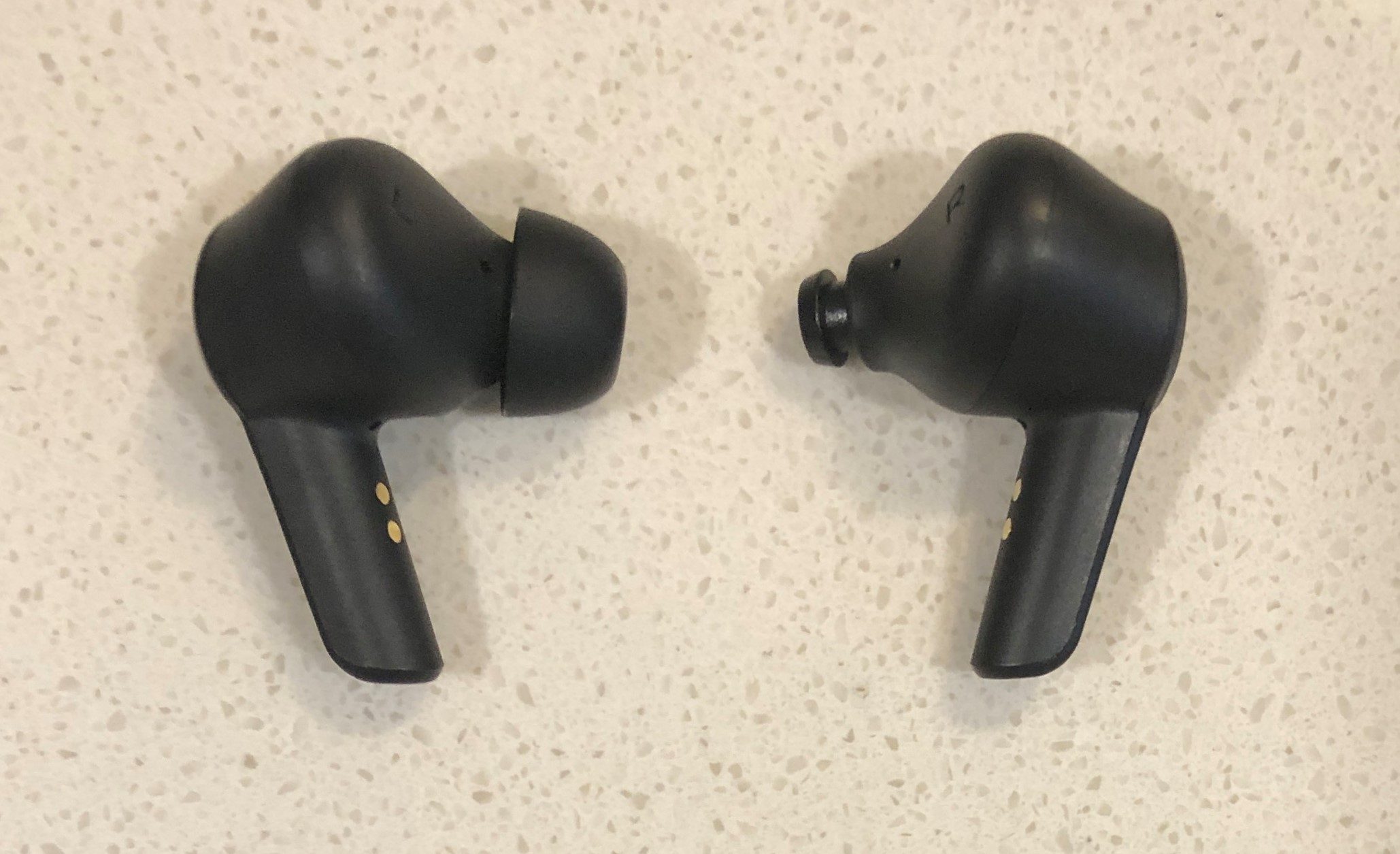 SoundPEATS T3 wireless earbud tip and nozzle