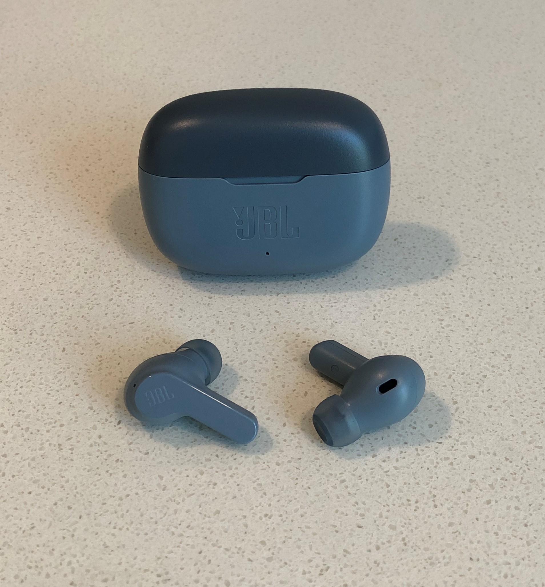 JBL Vibe 200TWS charging case and wireless earbuds