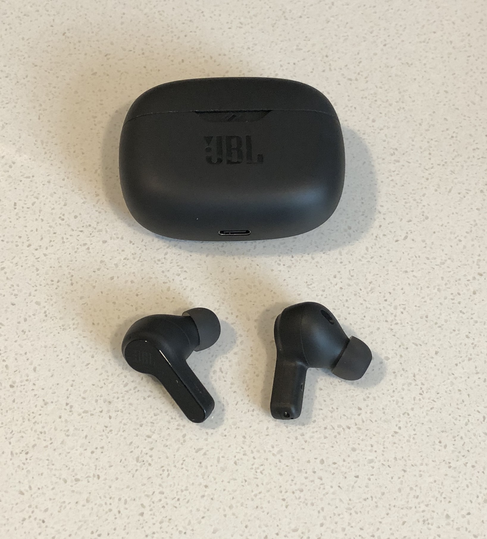 JBL Vibe Beam charging case and wireless earbuds