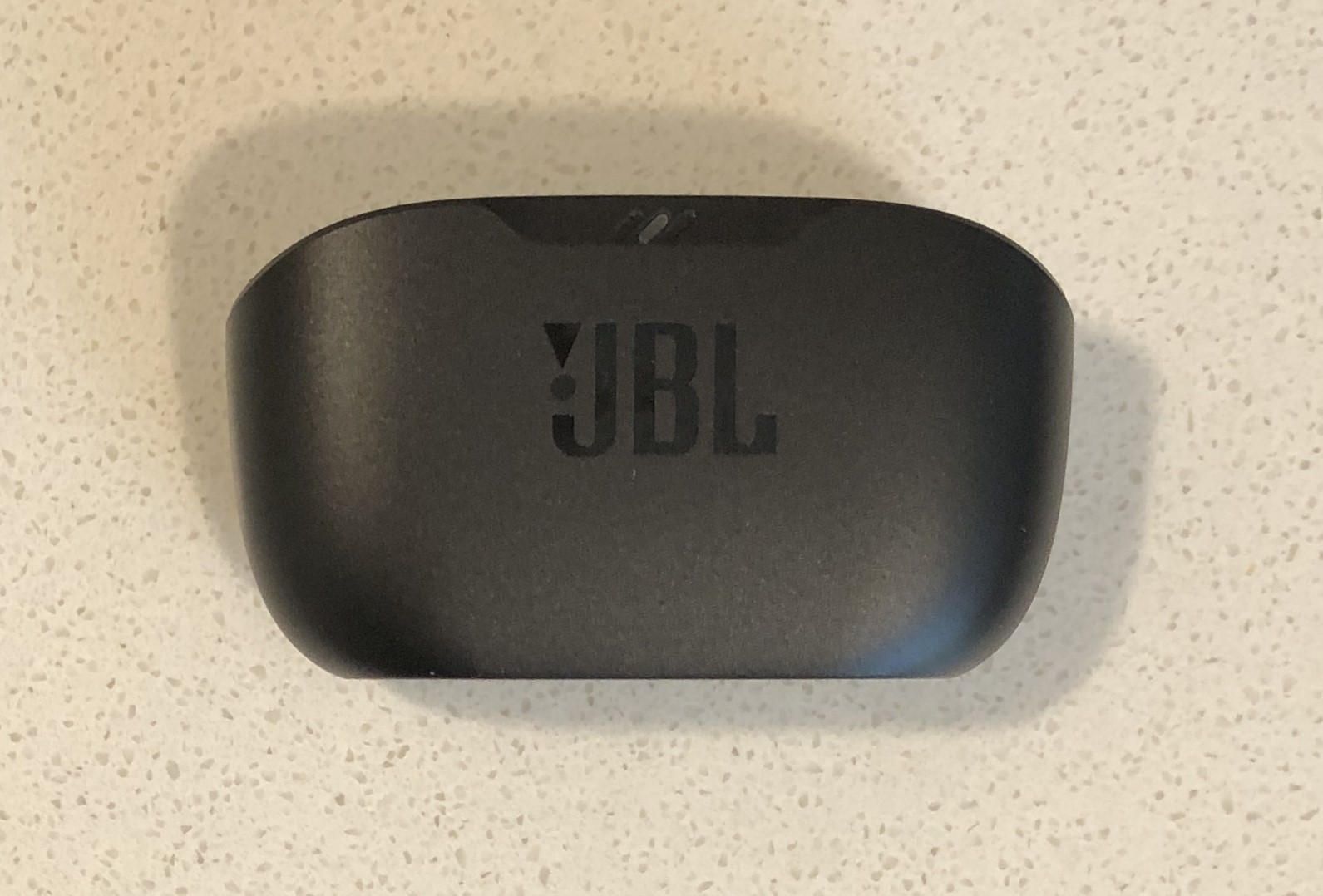 JBL Vibe Buds charging case front